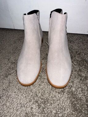 NEW Kate spade short gray booties